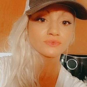 Meet your Posher, Candice